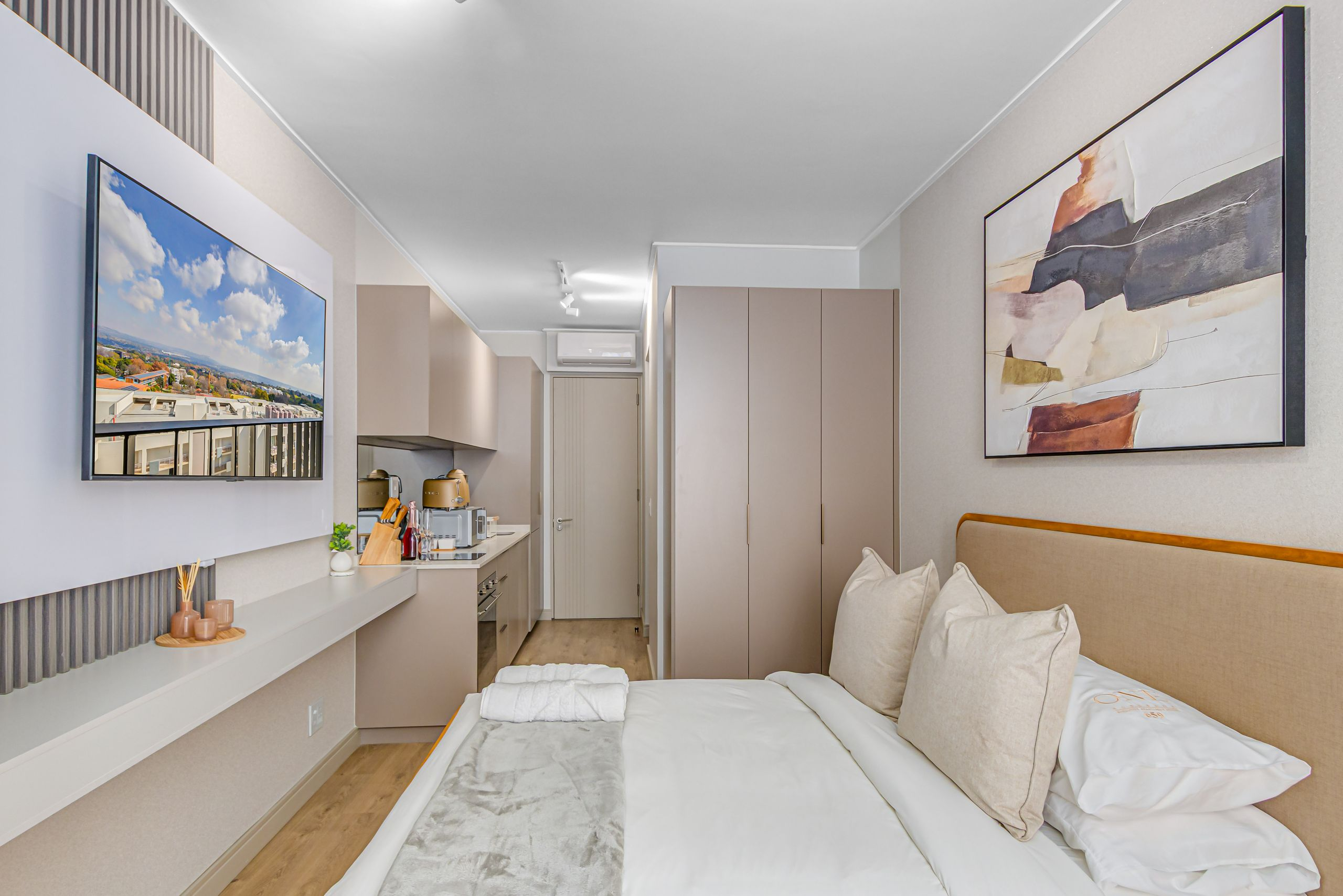 Unit-650-One-Rosebank-3-c.jpg
